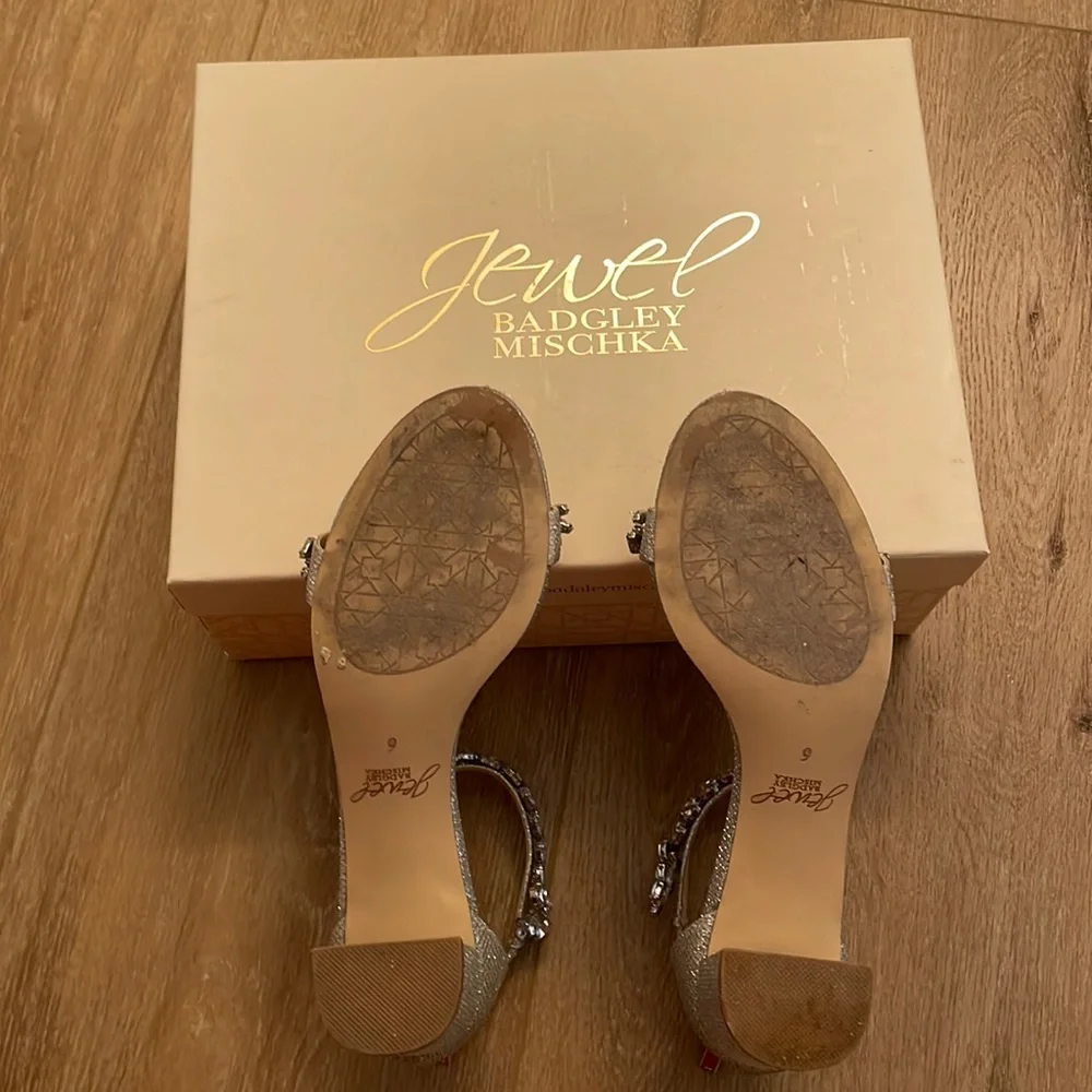 Badgley Mischka Jewel collection silver block heel - Picture 5 of 8